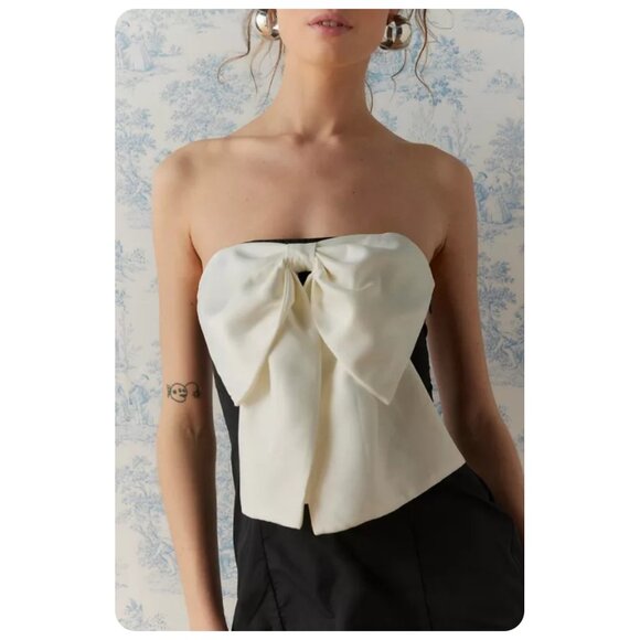 NWT Kimchi Blue Urban Outfitters Emery Black Oversized Ivory Bow Strapless Mini - Picture 4 of 9